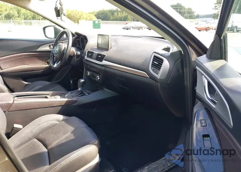 2018 Mazda Mazda3 Touring из США, поврежденный, VIN 3MZBN1V31JM174142